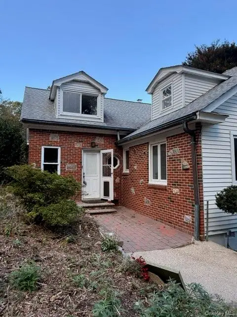 54 Greenhills Road, Huntington Station, NY 11746 - #2