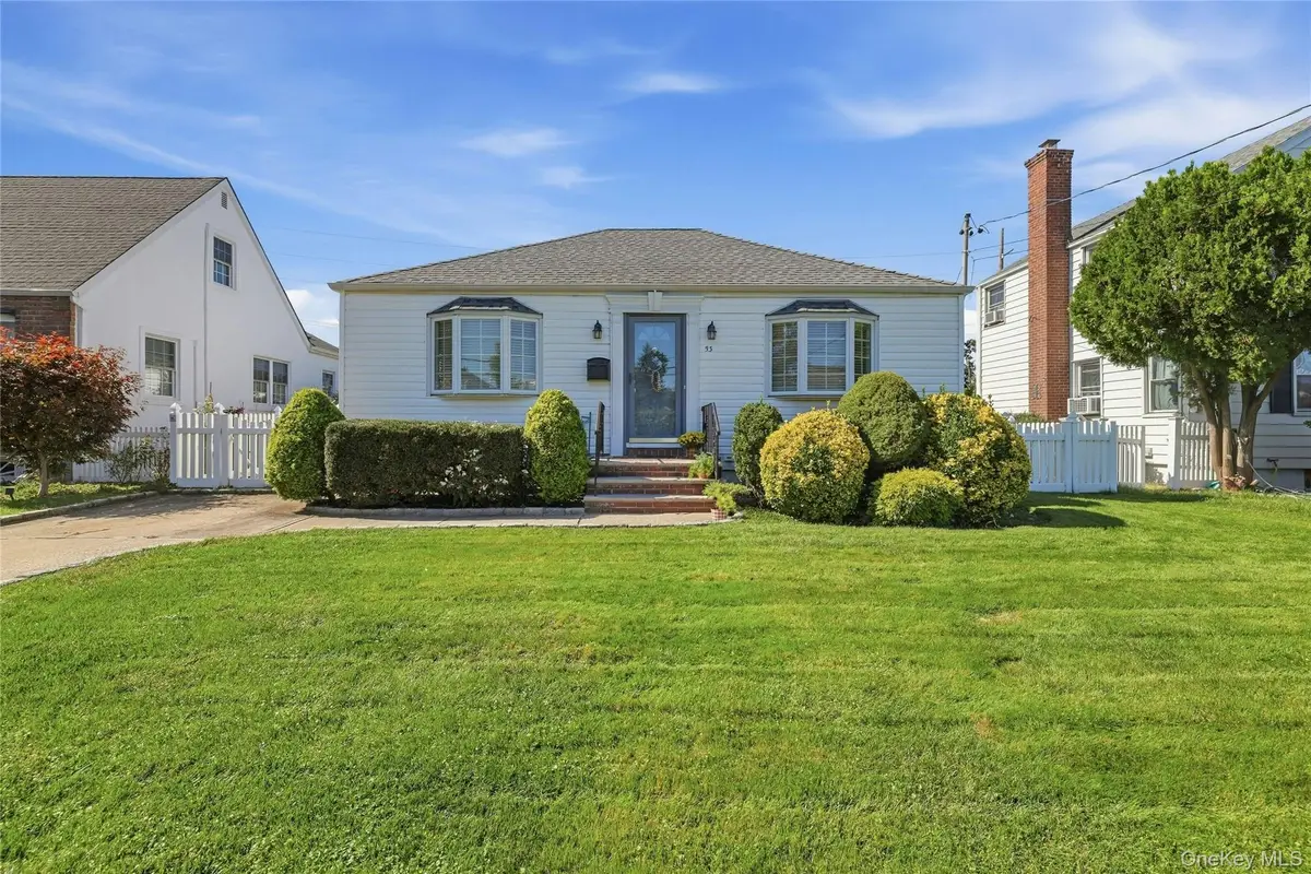53 Greenway W, New Hyde Park, NY 11040 - #1