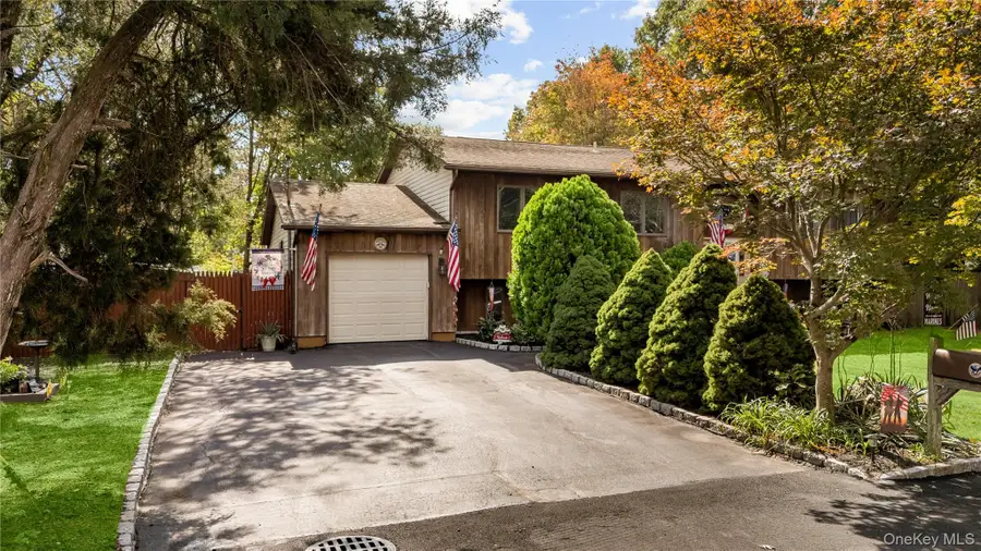 14 Mineola Street, Holtsville, NY 11742 - #3