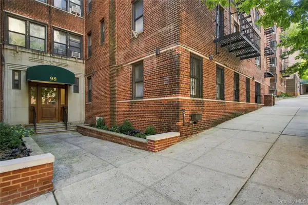 98 Park Terrace East #2C, New York (Manhattan), NY 10034