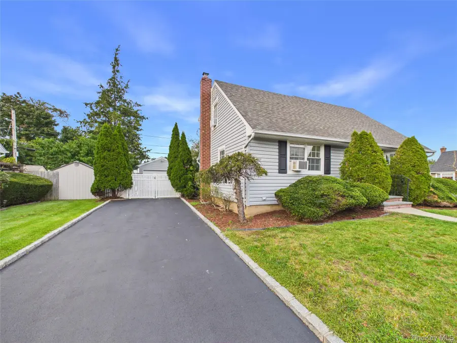 39 Croyden Lane, Hicksville, NY 11801 - #3