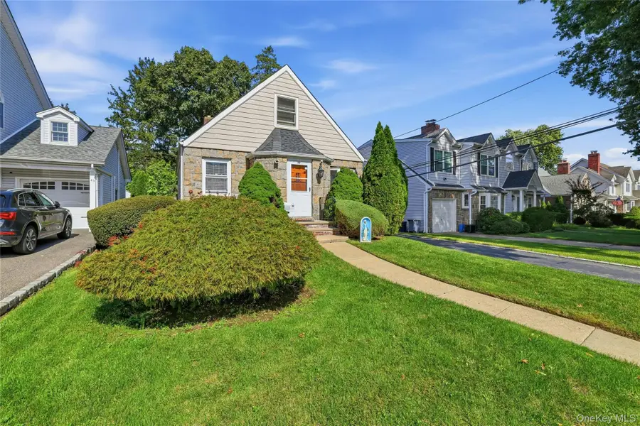 39 Primrose Drive, New Hyde Park, NY 11040 - #2