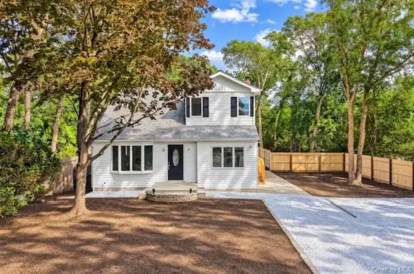 34 Pinelawn Avenue, Shirley, NY 11967