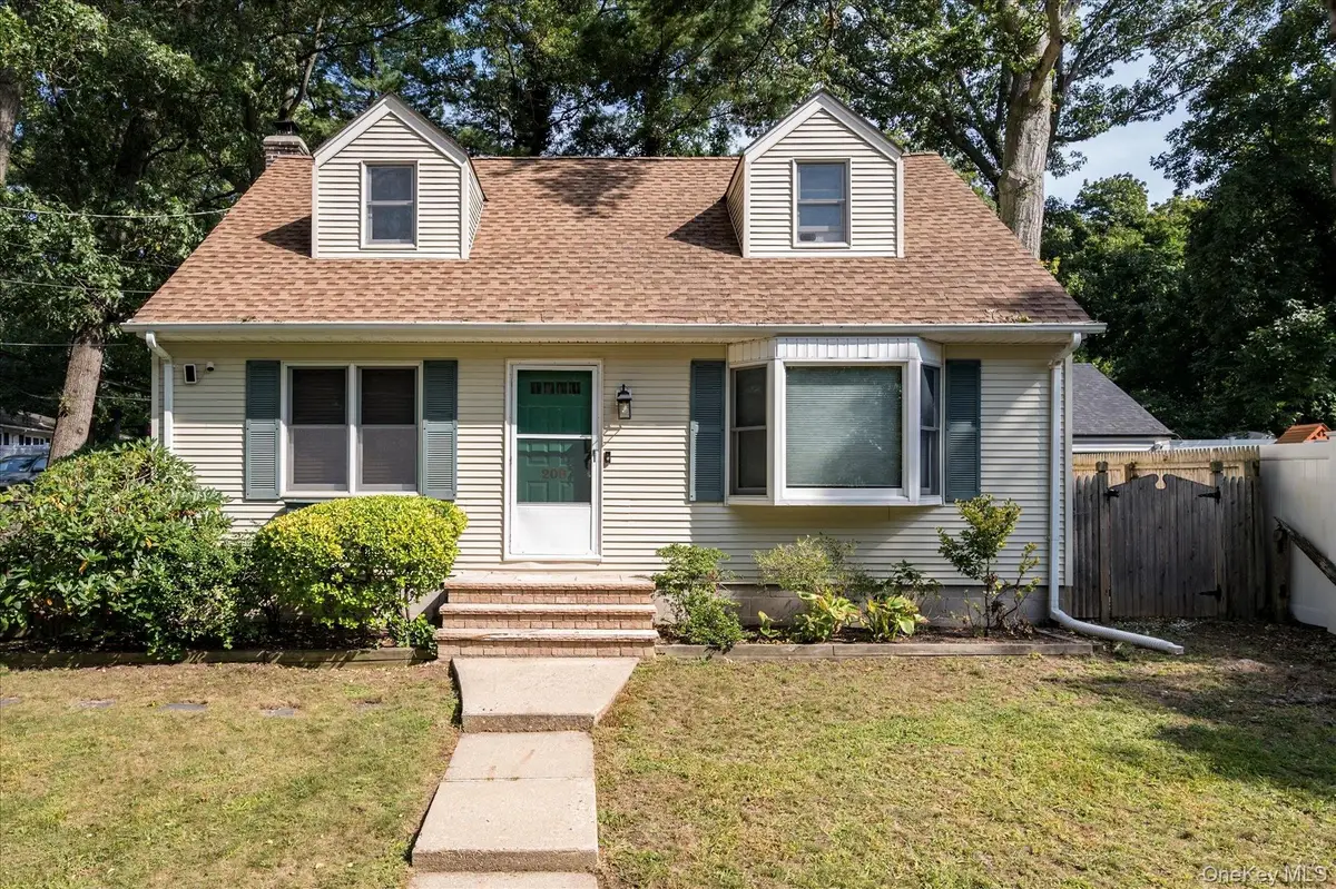 208 Melville Road, South Huntington, NY 11746 - #1