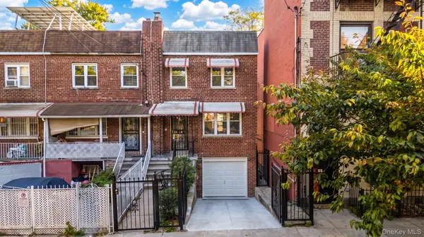 946 E 215th Street, Bronx, NY 10469
