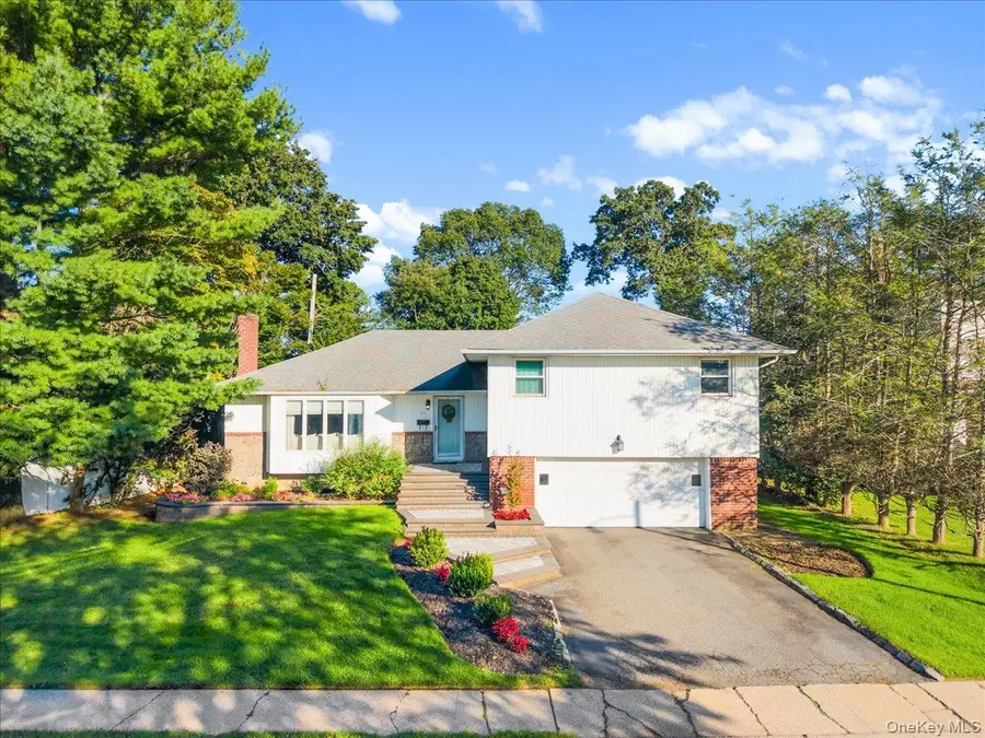 84 Melanie Lane, Syosset, NY 11791 - #2