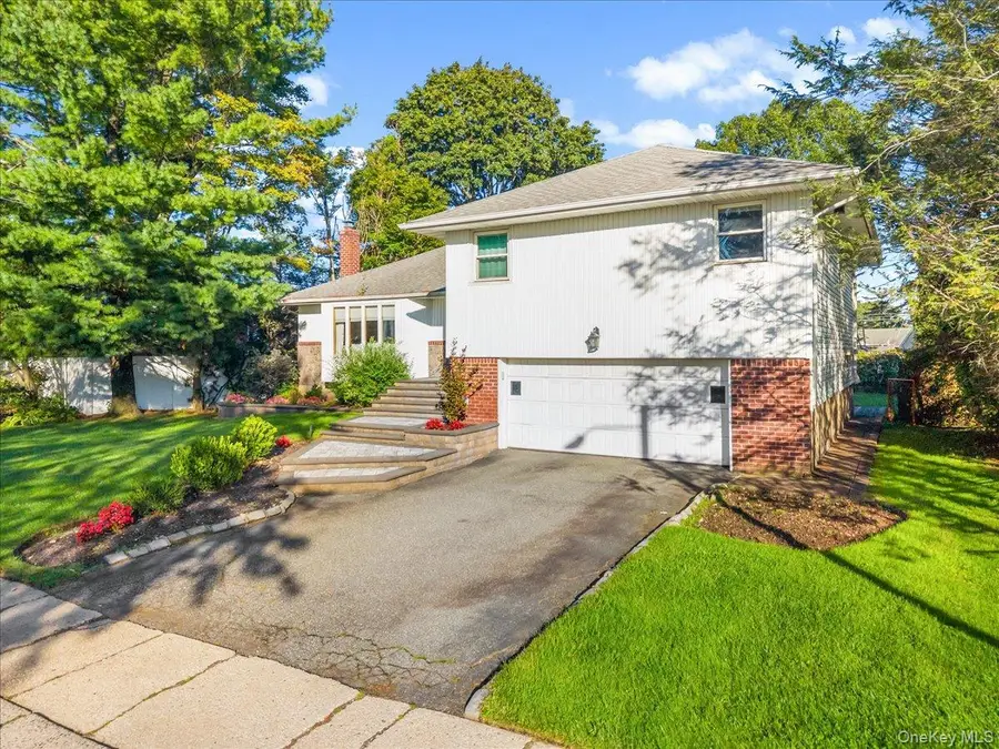 84 Melanie Lane, Syosset, NY 11791 - #3