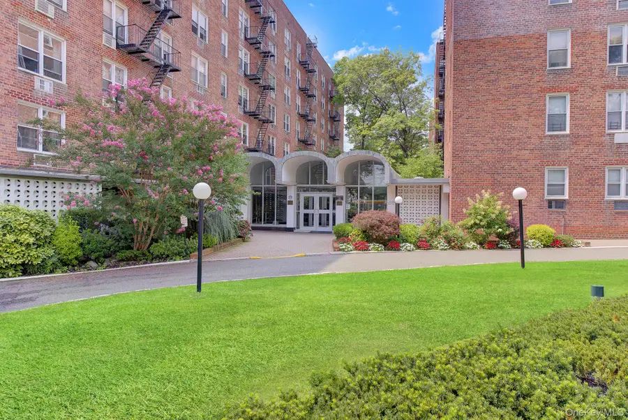54-40 Little Neck Parkway #6M, Little Neck, NY 11362 - #2