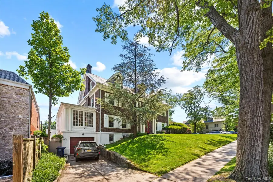 8273 Beverly Road, Kew Gardens, NY 11415 - #2