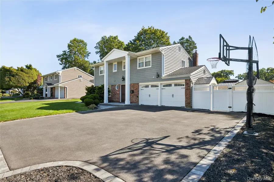 29 Voorhis Drive, Old Bethpage, NY 11804 - #2