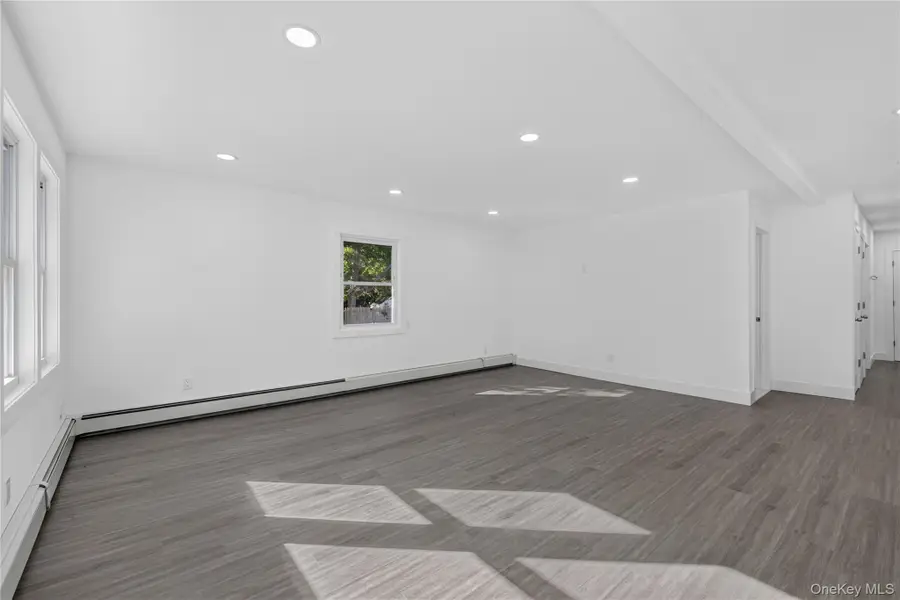 36 Hounslow Road, Shirley, NY 11967 - #3