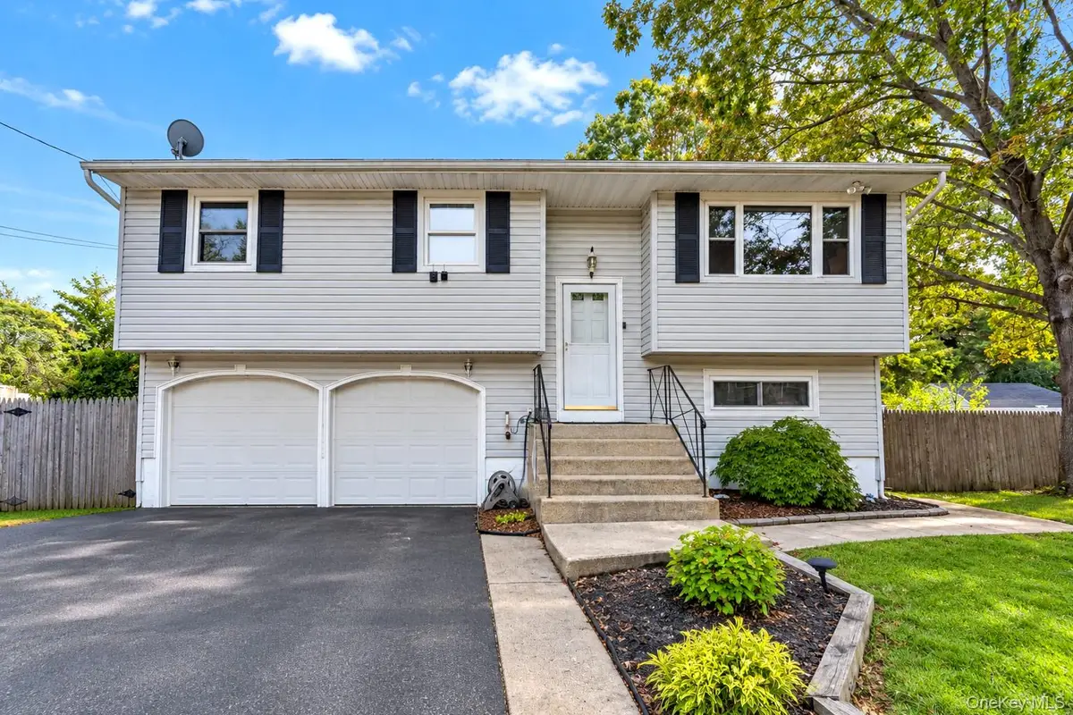 186 Calebs Path, Brentwood, NY 11717 - #1