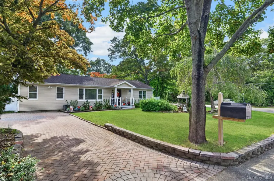 29 Wabil Road, Miller Place, NY 11764 - #2