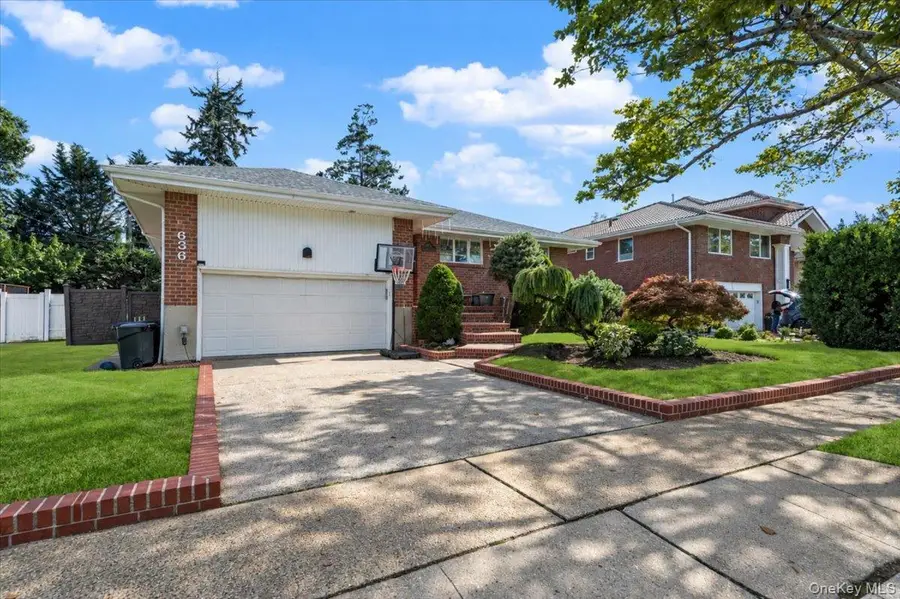 636 Diane Place, North Woodmere, NY 11581 - #2