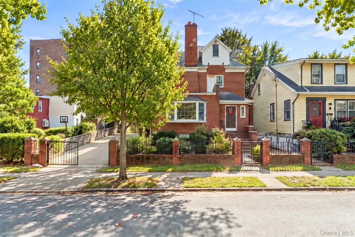 132 E 238th Street, Bronx, NY 10470 - #1