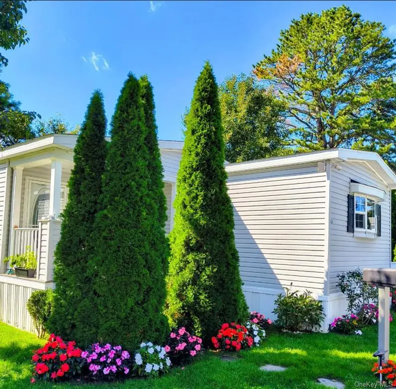 525 Riverleigh Avenue #B-25, Riverhead, NY 11901 - #1