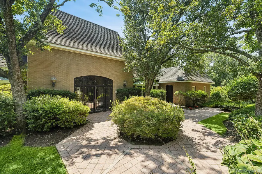 13 Chanticlare Drive, Manhasset, NY 11030 - #3