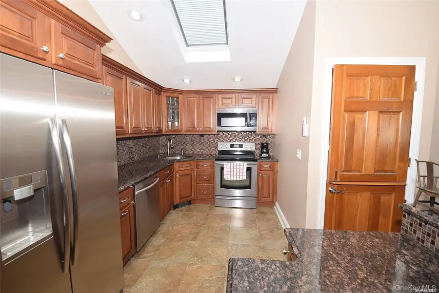 203 Chelsea Avenue, West Babylon, NY 11704 - #3