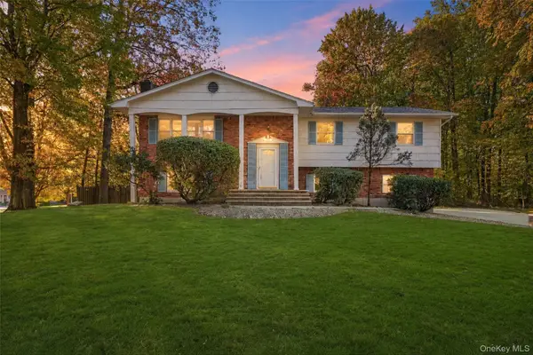 4 Hampshire Court, West Nyack, NY 10994