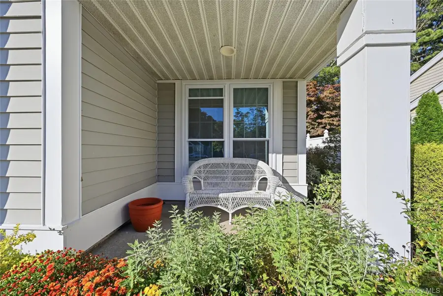 9 Amagansett Court, Ridge, NY 11961 - #3