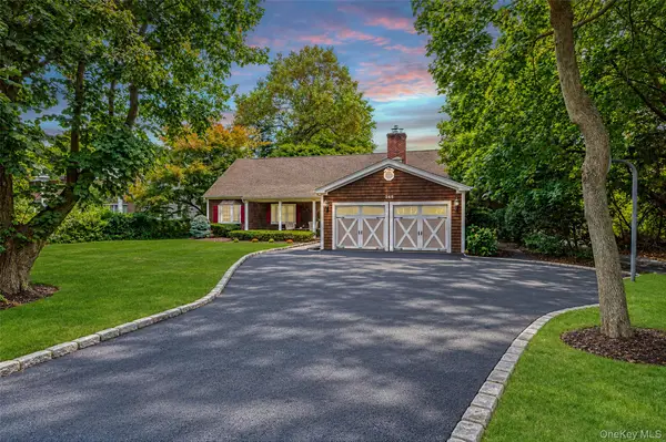 265 Oak Neck Lane, West Islip, NY 11795