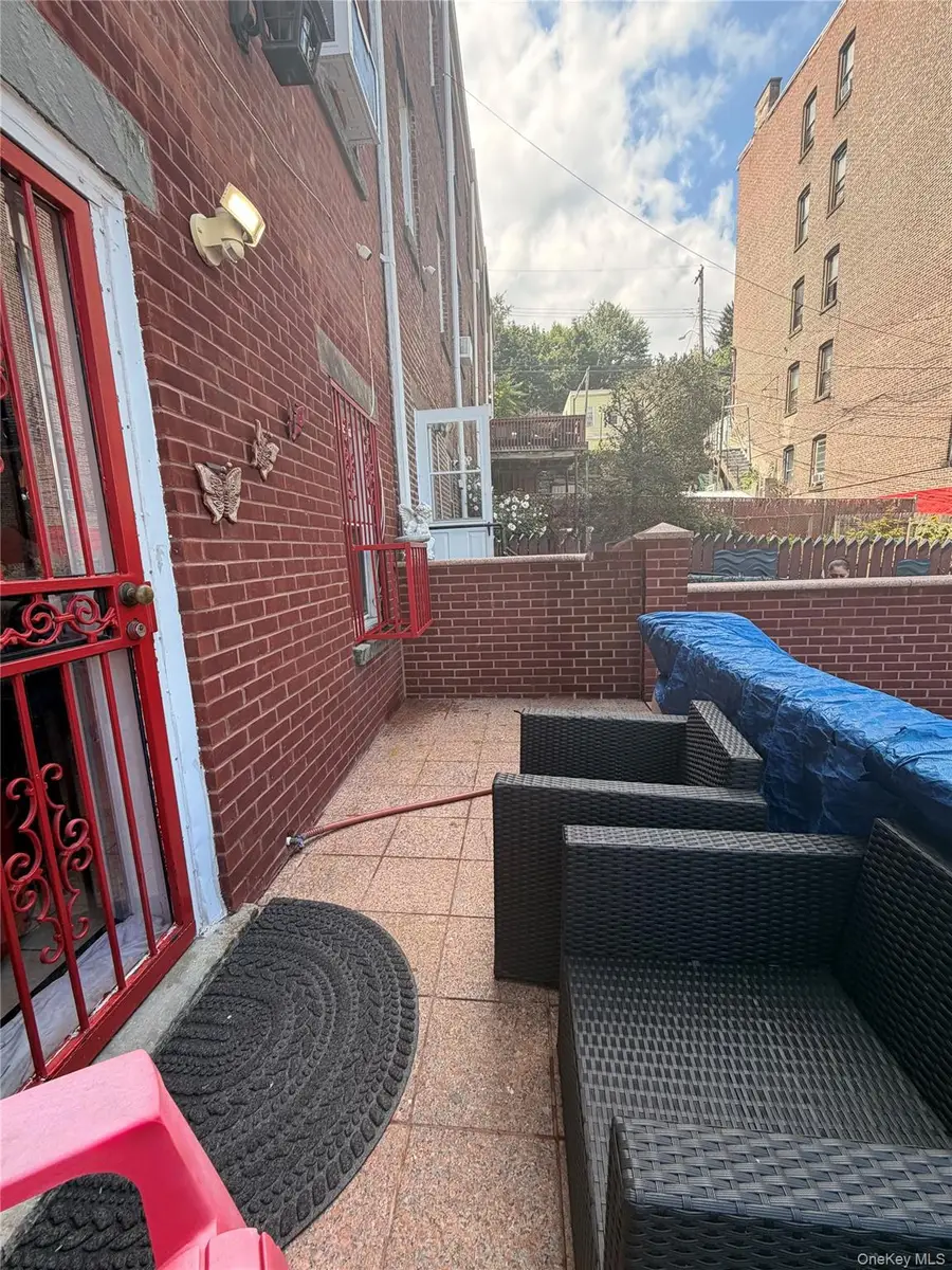 79 Moquette Row N, Yonkers, NY 10703 - #3