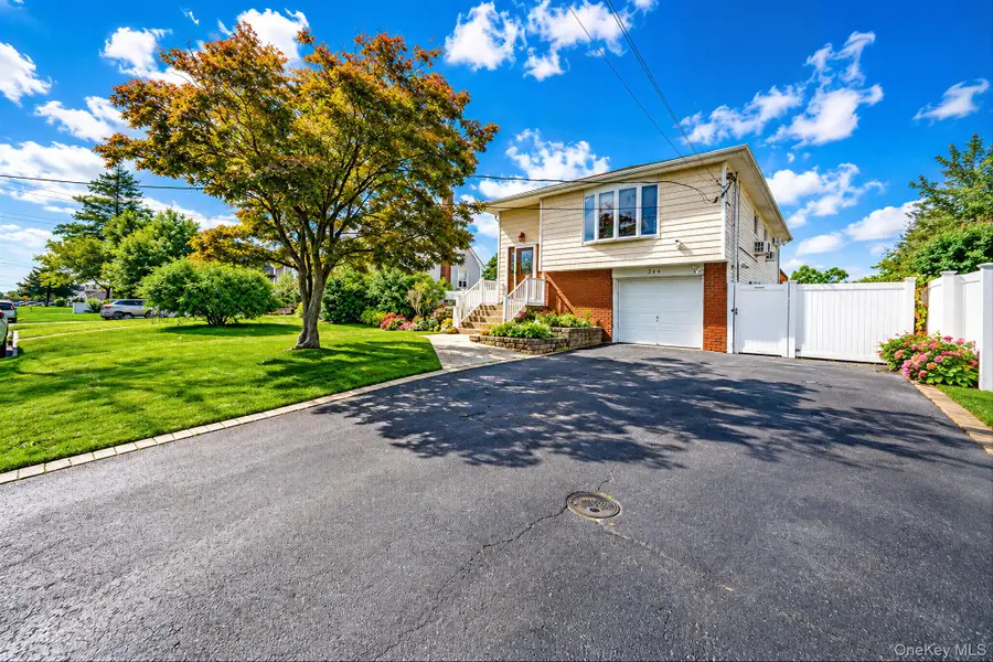 244 Baylawn Avenue, Copiague, NY 11726 - #3