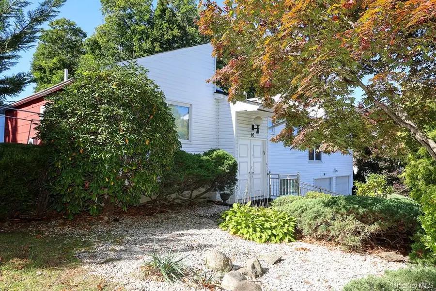 16 Carriage Road, Great Neck, NY 11024 - #3