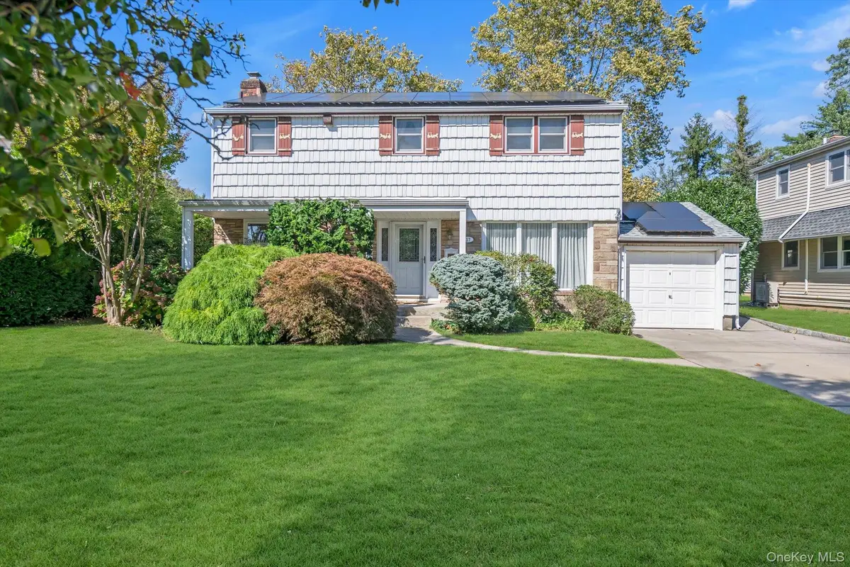 17 Joseph Street, New Hyde Park, NY 11040 - #1