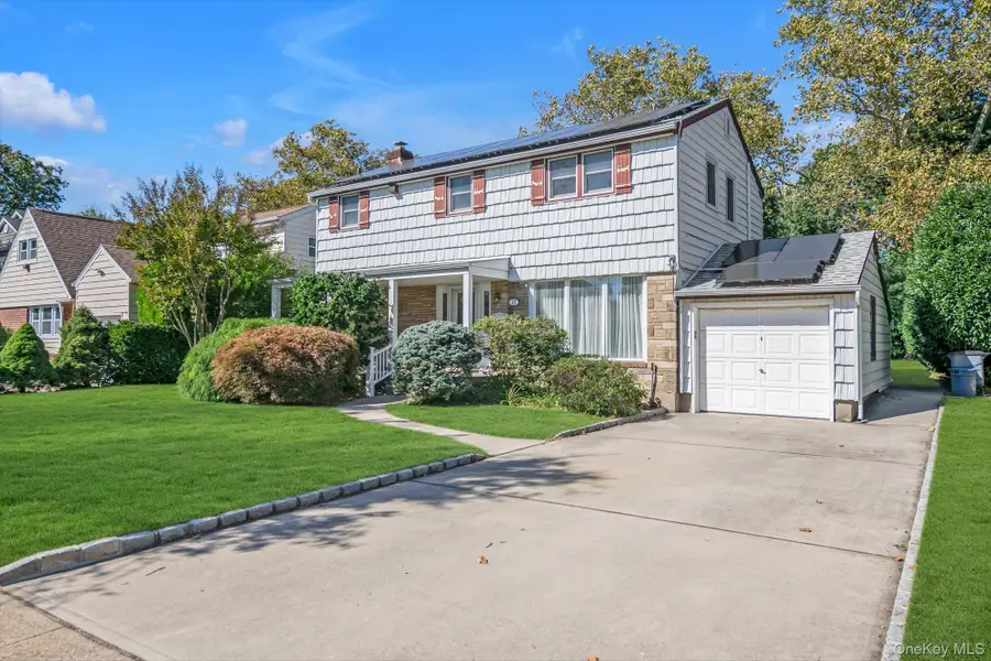 17 Joseph Street, New Hyde Park, NY 11040 - #2