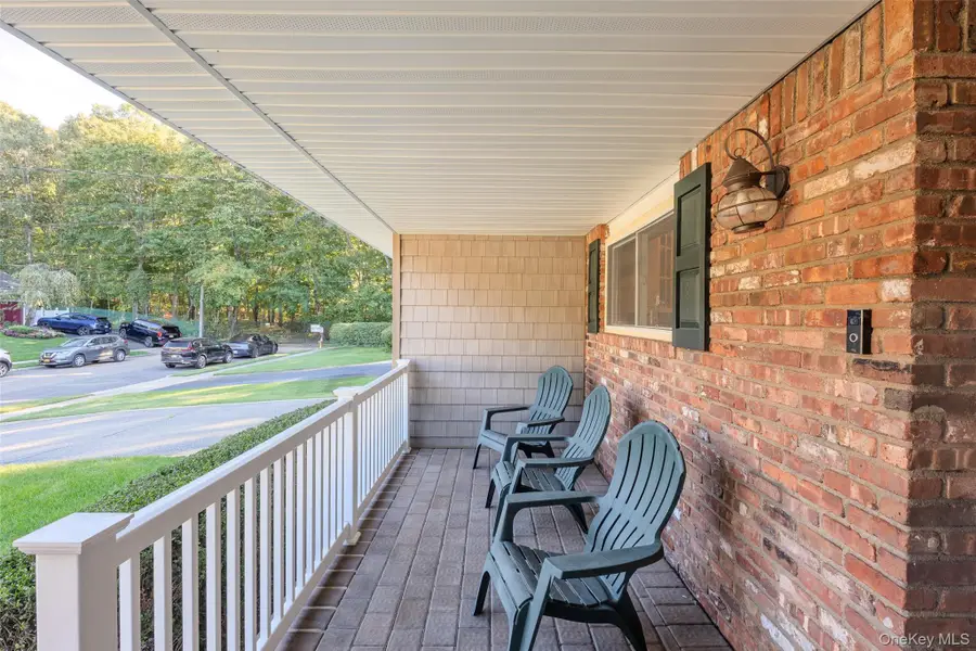 24 Kingswood Drive, Old Bethpage, NY 11804 - #3