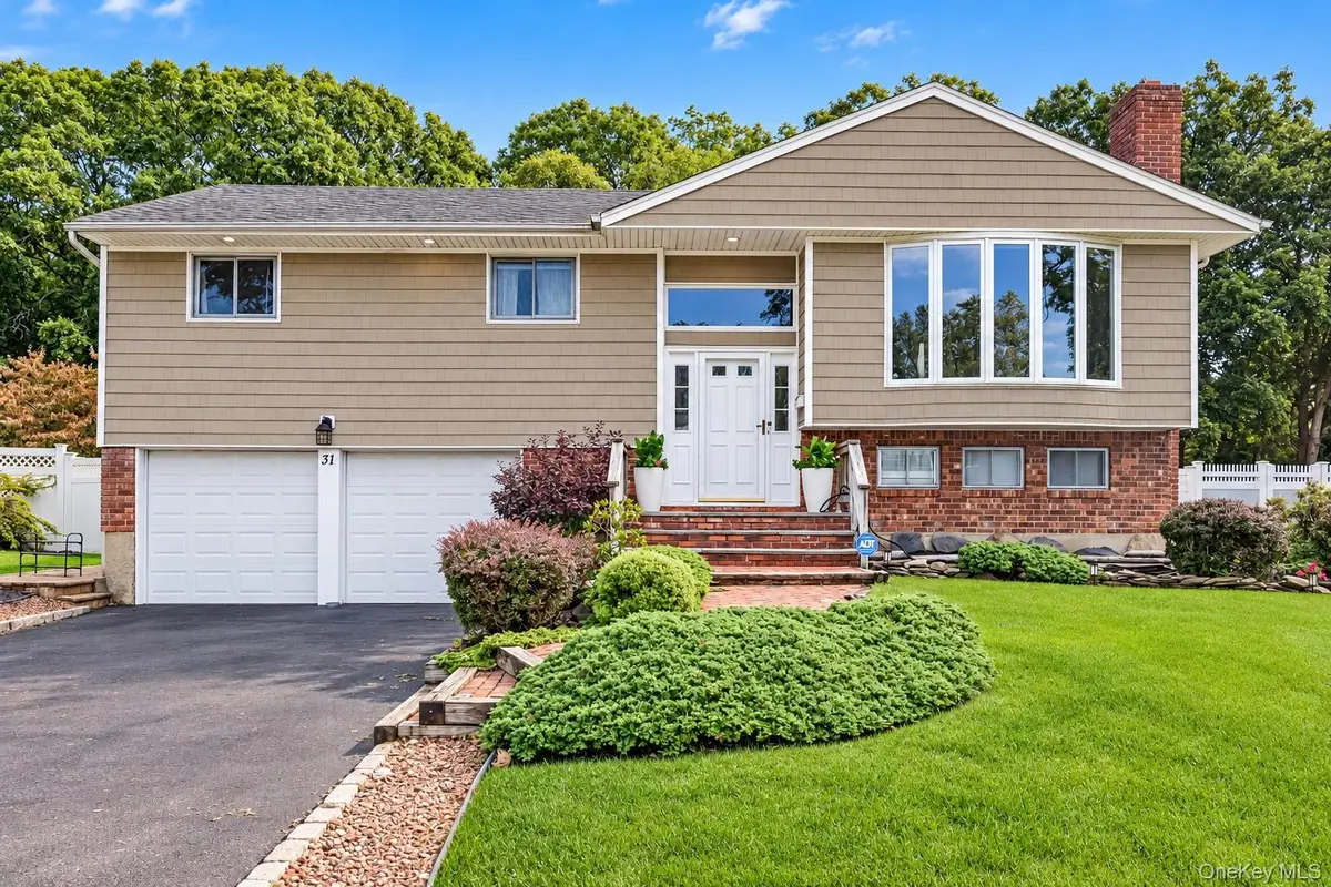 31 Sterling Lane, Smithtown, NY 11787 - #1