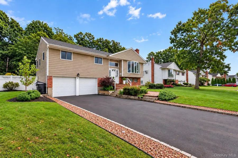 31 Sterling Lane, Smithtown, NY 11787 - #2