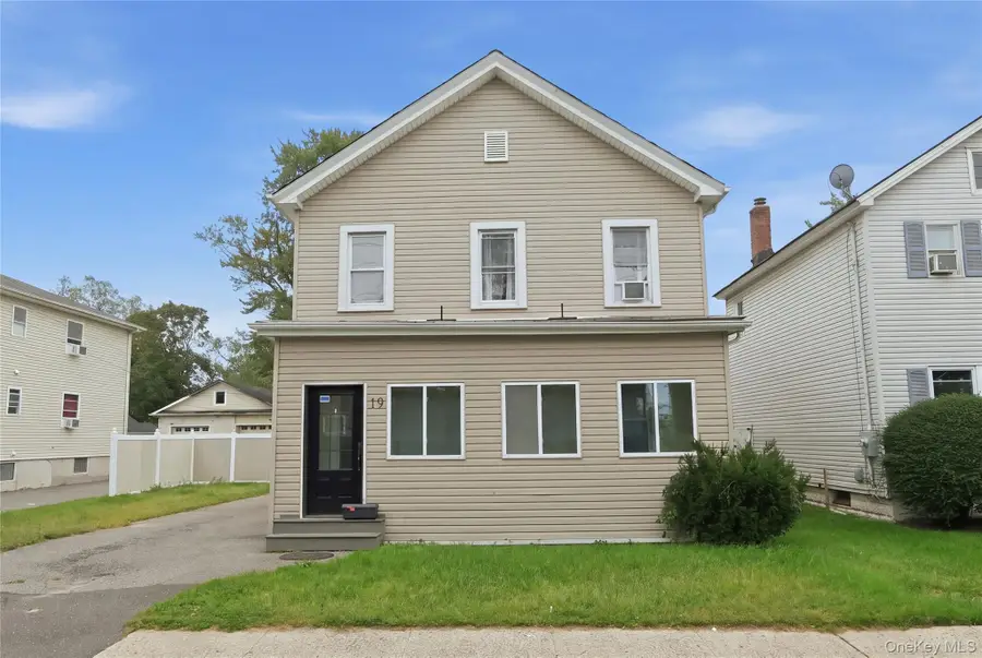 19 Railroad Avenue, Amityville, NY 11701 - #2