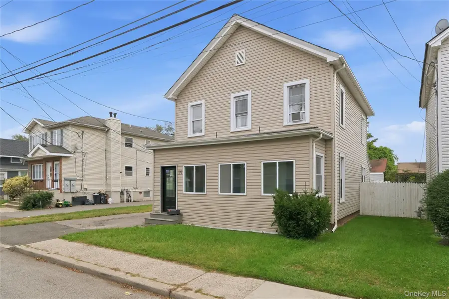 19 Railroad Avenue, Amityville, NY 11701 - #3