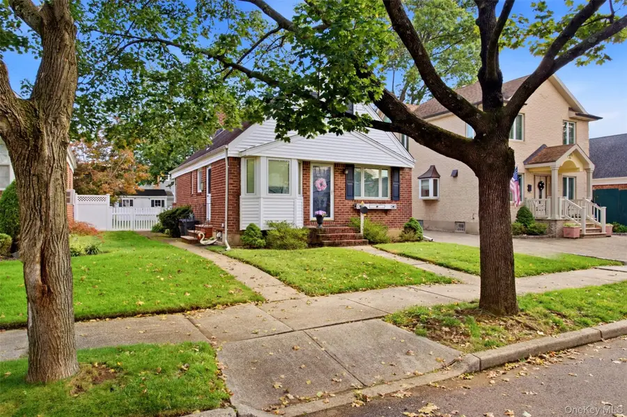 8029 259th Street, Glen Oaks, NY 11004 - #2