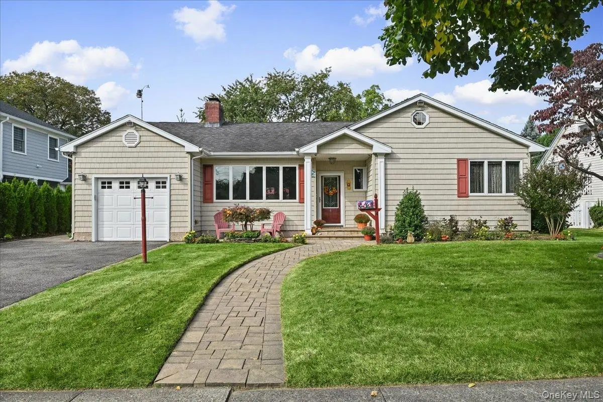 4 Lincoln Street, Garden City, NY 11530 - #1