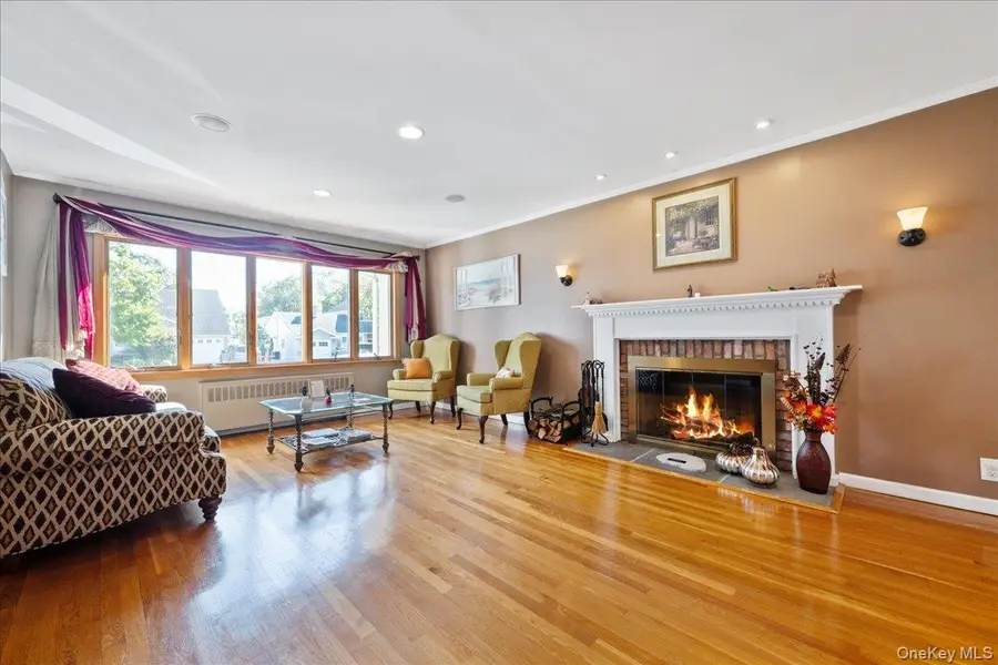 4 Lincoln Street, Garden City, NY 11530 - #3