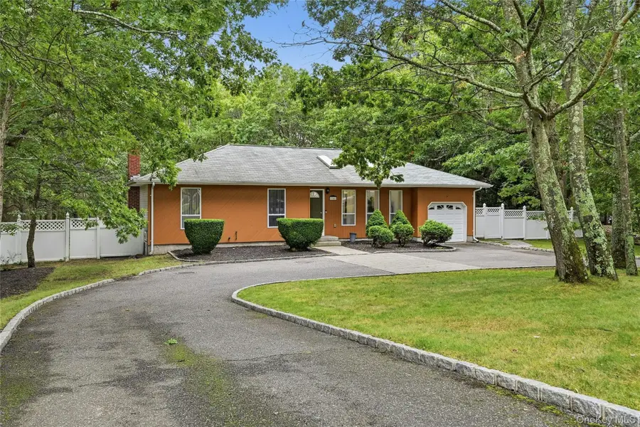 16 Georgann Road, Manorville, NY 11949 - #3