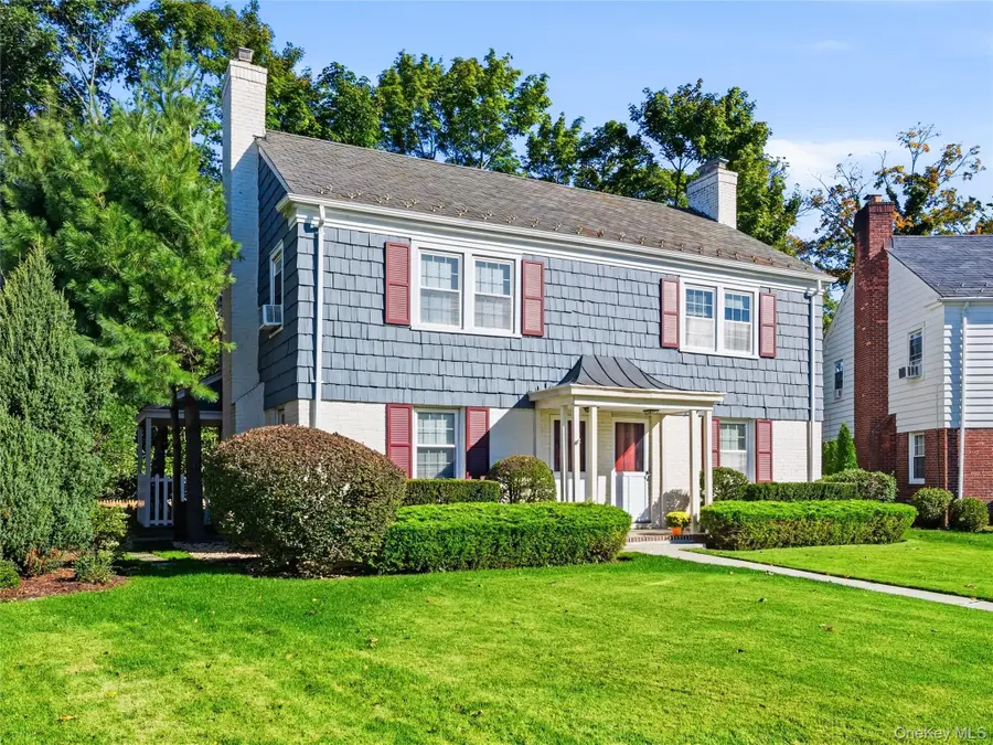 37 Bayview Court, Manhasset, NY 11030 - #2