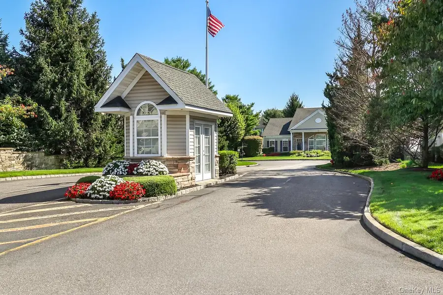 30 Torrey Pine Lane, Bay Shore, NY 11706 - #2