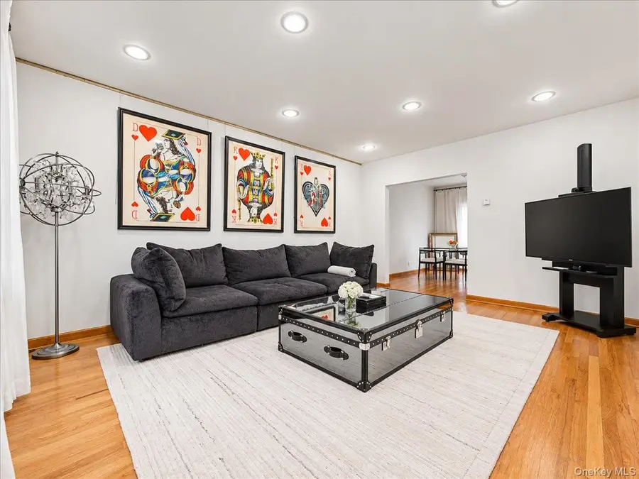 7551 Utopia Parkway, Fresh Meadows, NY 11366 - #2