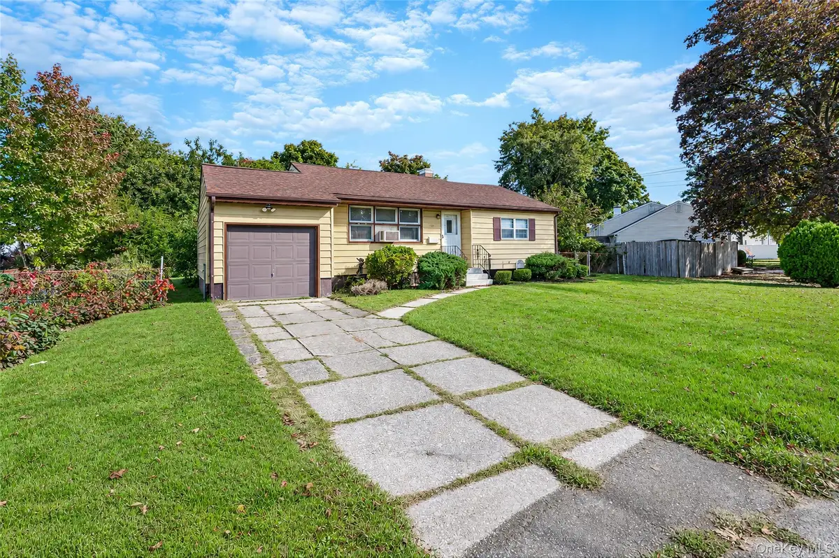 29 Walton Street, Brentwood, NY 11717 - #1