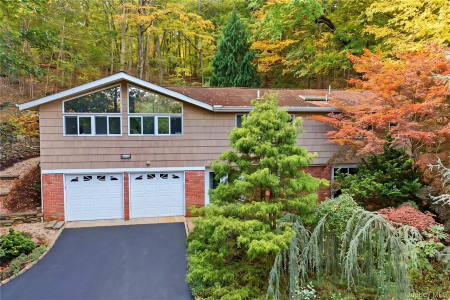12 Sandy Hollow Road, Northport, NY 11768 - #2