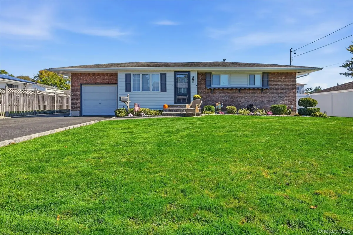 71 W 14th Street, Deer Park, NY 11729 - #1