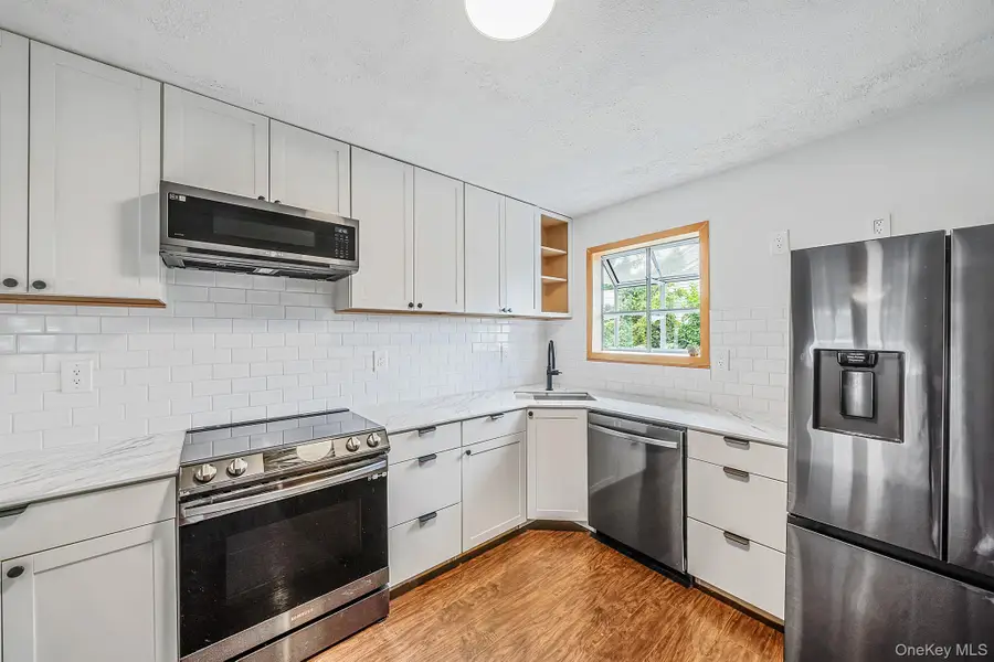 24 Trafalgar Drive, Shirley, NY 11967 - #3