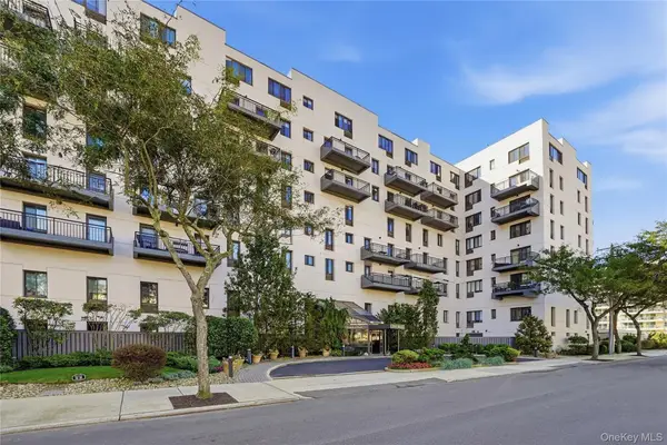 100 W Broadway #6Q, Long Beach, NY 11561