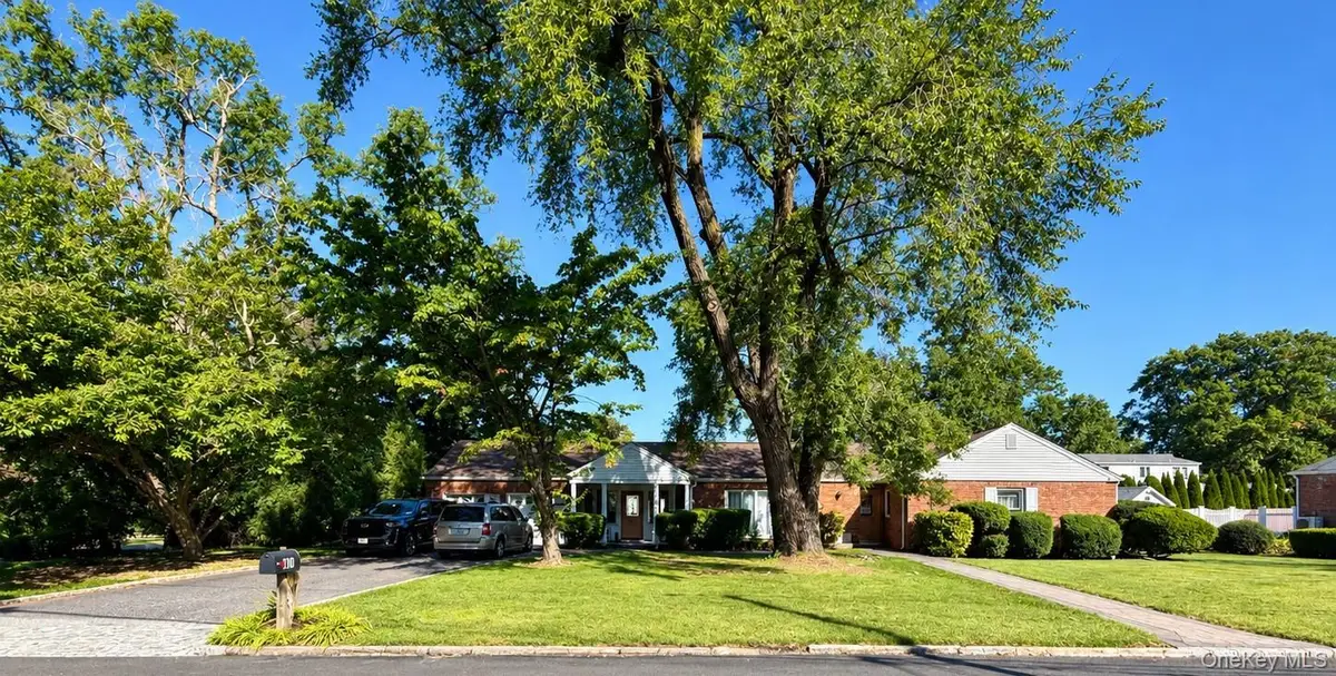 100 Hoover Place, Centerport, NY 11721 - #1