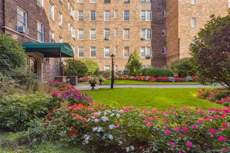 25 Parkview Avenue #2M, Bronxville, NY 10708 - #3
