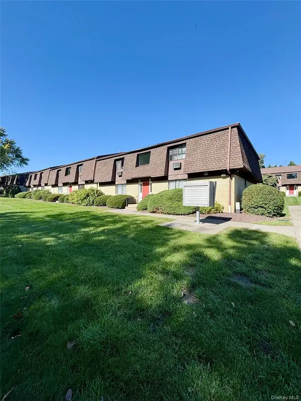 1001 Cherry Hill Drive #1001, Poughkeepsie, NY 12603
